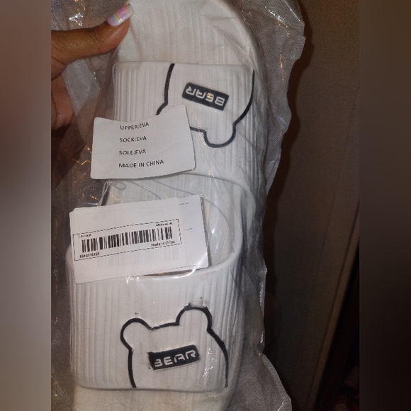 Cute bear sandals 🐻 🤍 - Picture 8 of 9